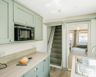 Wigeon Cottage, Aldeburgh - Sleeps 4 - Adults only house - Aldeburgh - Kitchen