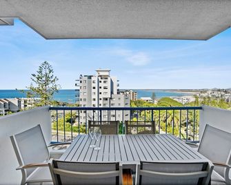 Burgess @ Kings Beach Apartments - Kings Beach - Balcony