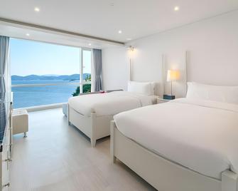 Owl Hotel - Sacheon - Bedroom