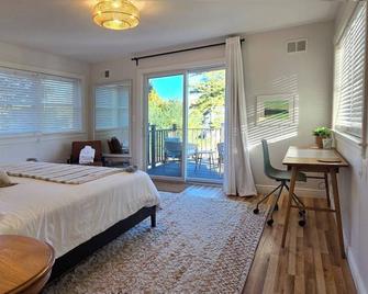 Fall Getaway. Hudson Valley Lakefront 50mi From Nyc. @thelakehousegwlny - Greenwood Lake - Bedroom