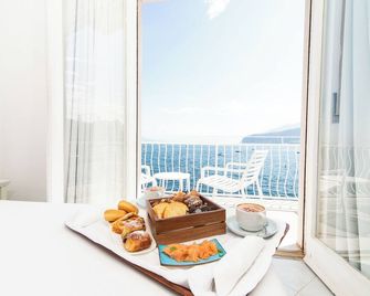 Hotel Admiral - Sorrento - Soveværelse