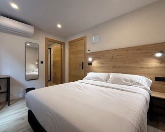 CC Gijon - Gijón - Habitación