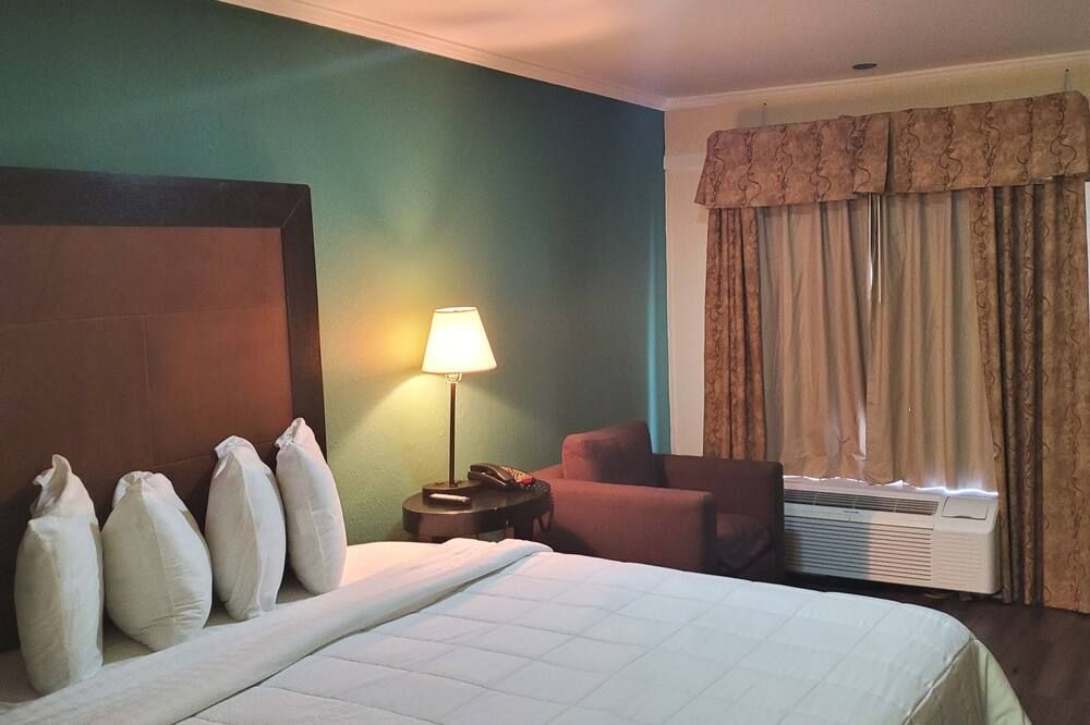Deerfield Inn & Suites - Madison - Habitación