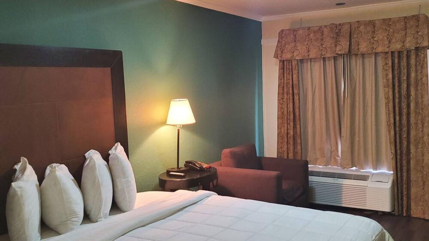 Deerfield Inn & Suites