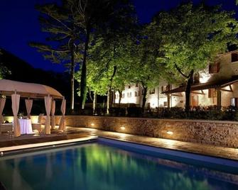 Villa Gubbio - Mocaiana - Piscina