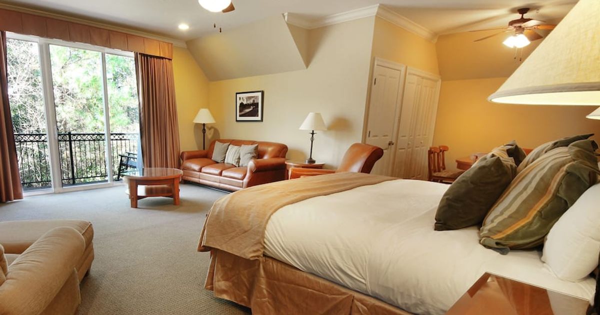The Villas At Carter Plantation from 128. Springfield Hotel Deals