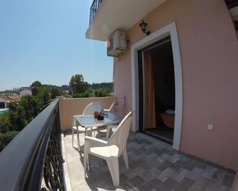 Antzela Apartments - Sidari - Balcony