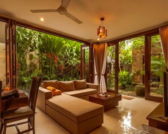 Aksata Villas Kerobokan - North Kuta - Living room