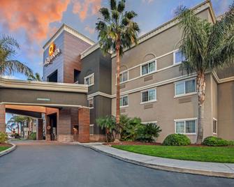 La Quinta Inn & Suites by Wyndham Modesto Salida - Salida - Building