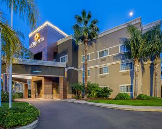 La Quinta Inn & Suites by Wyndham Modesto Salida - Salida - Building