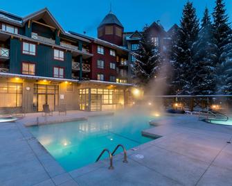 Delta Hotels by Marriott Whistler Village Suites - Whistler - Pool