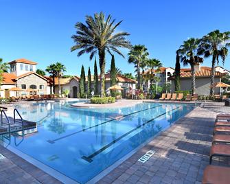 Tuscana Resort Orlando by Aston - Four Corners - Piscina