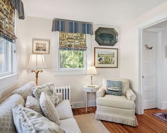 Mill Hill - Walking Distance From Town And Ferry With Ocean View - West Tisbury - Living room