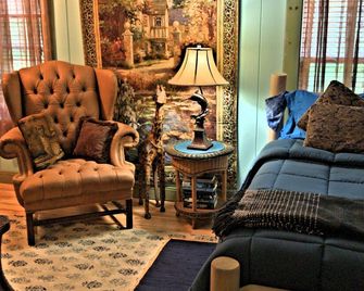 Causeway Bike Path steps away with Water access and Kayaks. - كولتشستر (فرمونت) - غرفة معيشة