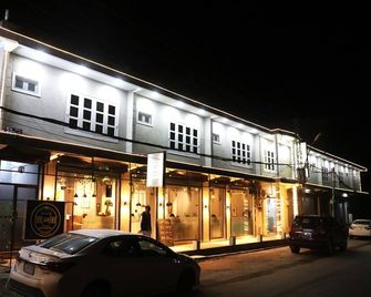 The Yak Motel - Skārdu - Edificio