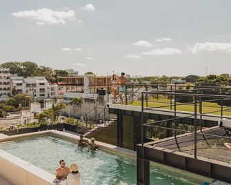 Caleta Hostel Rooftop & Pool - Cancún