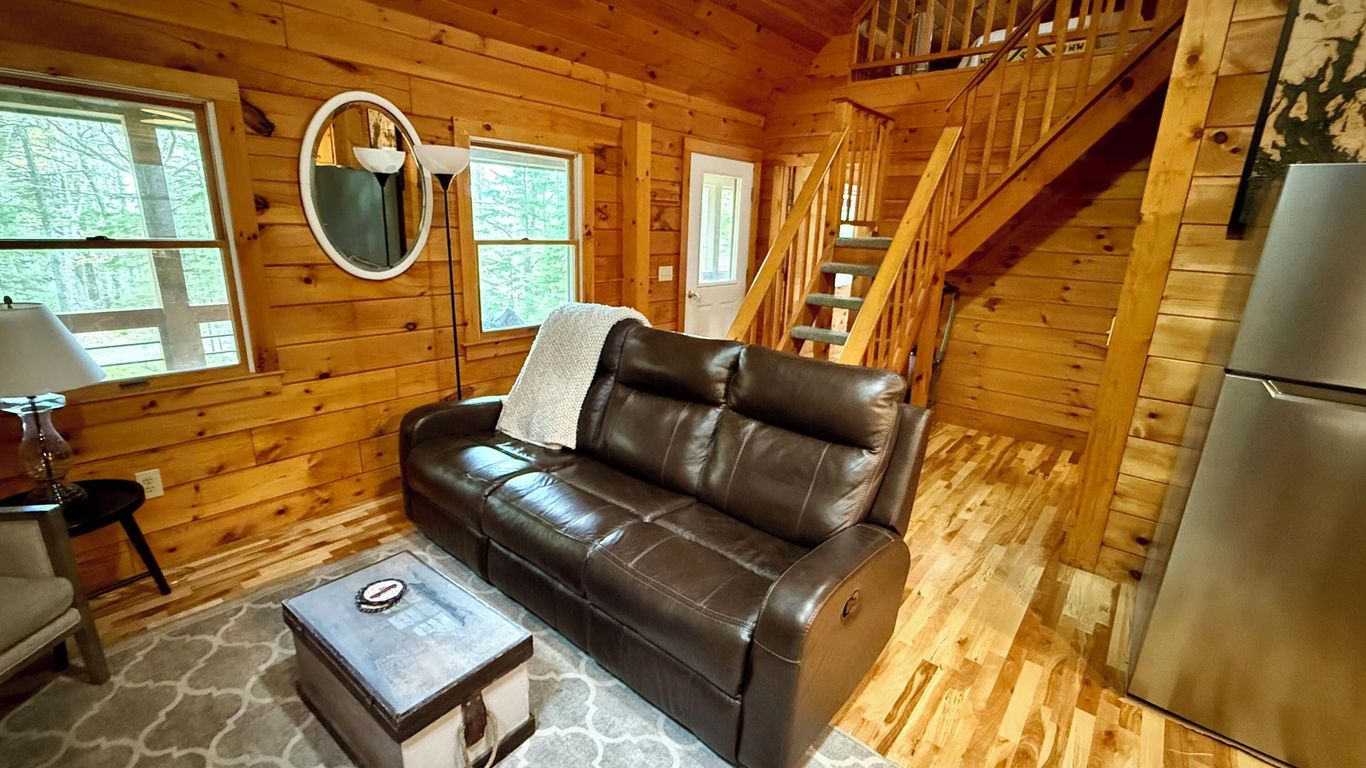 Eden Village Motel & Cottages