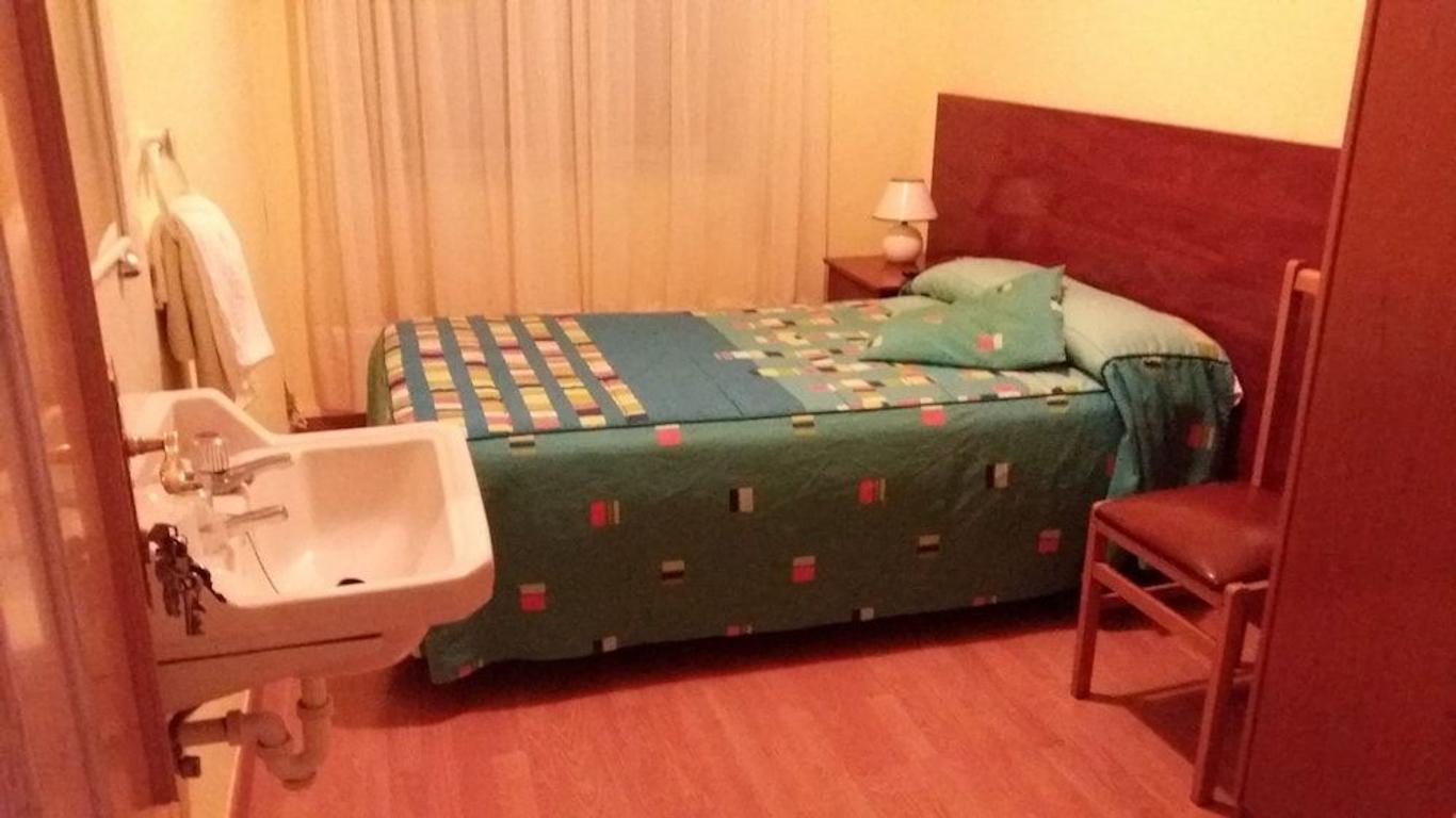 Hostal Residencia Delfin