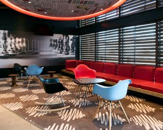 伊拉普阿托宜必思飯店 - 伊拉普阿托 - 休閒室