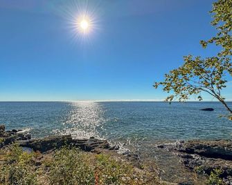 Hoyllara - Lake Superior - Schroeder, Mn - Cascade Vacation Rentals - Schroeder
