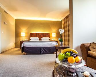 Ramada by Wyndham Sofia City Center - Sofía - Habitación