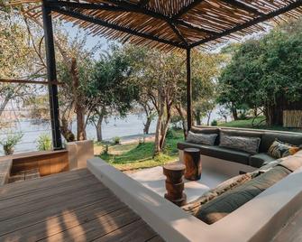 Nuyanaya River Camp - Chiawa - Patio
