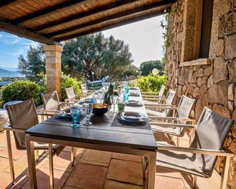 Four bedroom villa with sea view and private pool, Costa Smeralda, San Pantaleo, - Baia Sardinia - Balcony
