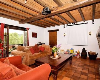 Villa met zwembad rust en ruimte - Spa - Living room