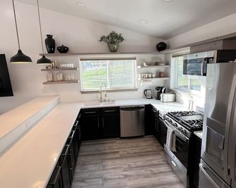 Modern Farmstay Retreat. - Placerville - Keuken
