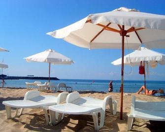 Hotel Beroe - Sveti Vlas - Plajă