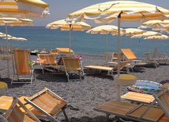 Sea views, stroll to beach, bars, cafes & restaurants - Scalea - Playa