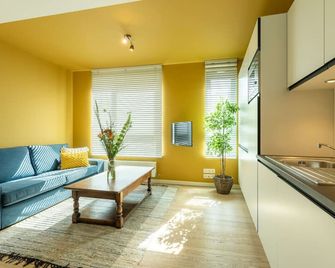 The India Yellow Studio - Antwerpen - Wohnzimmer