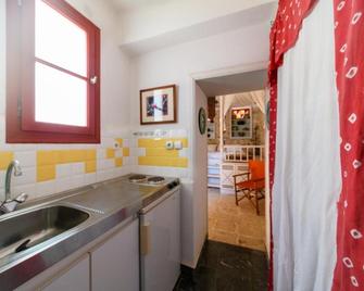 Aphrodite Villas Halki - Studio Rosa - Chalki - Kitchen