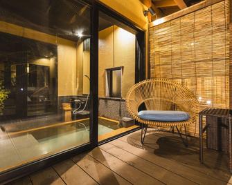 Tsuta Onsen Ryokan - Towada - Patio