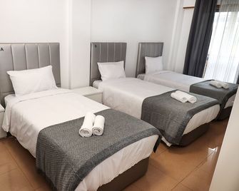 Lisbon Home Host - Lisbona - Camera da letto