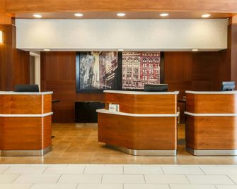 Courtyard by Marriott Pittsburgh Downtown - פיטסבורג - דלפק קבלה