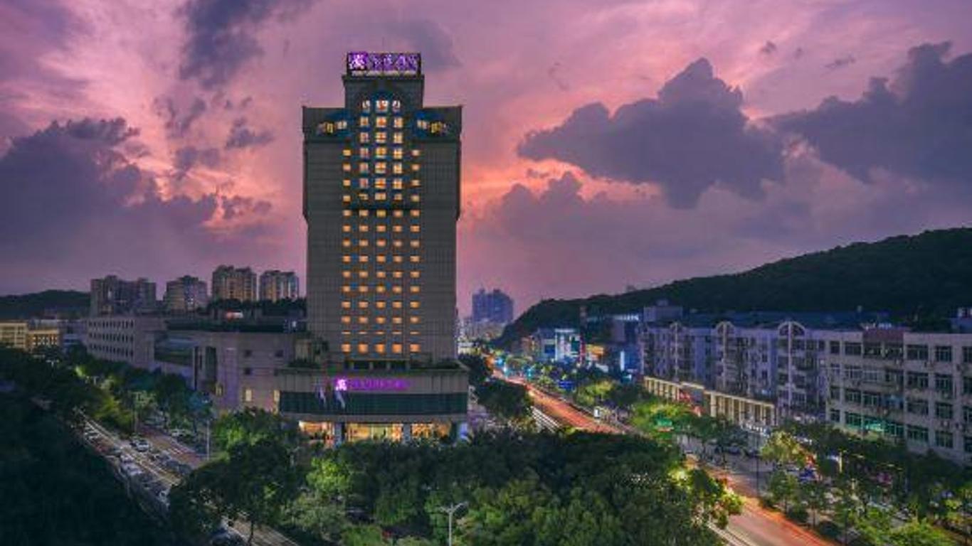 엑세몬 루이안 선샤인 호텔