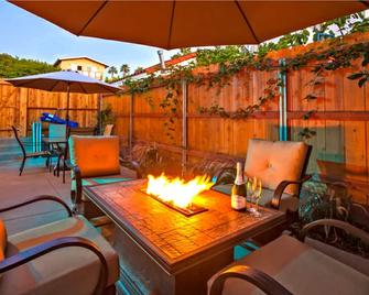 Cozy & Private - 2 Br 2 Ba -Patio, Firechat-A\\C- Private parking 2 blks to beach - San Diego - Innenhof