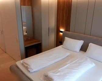 Charming Room in Central Bad Salzuflen with Balcony - Bad Salzuflen - Dormitor