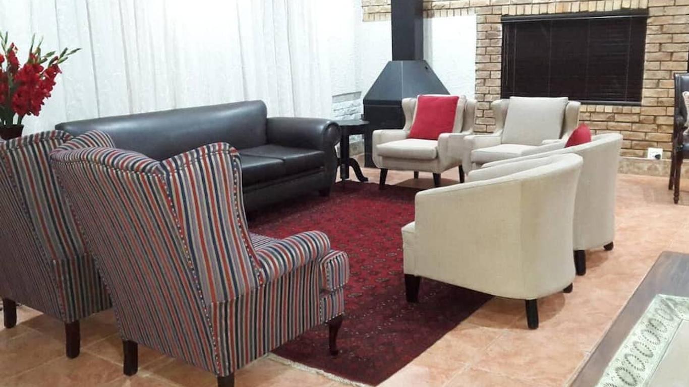 ذا ويلو تري جيست هاوس