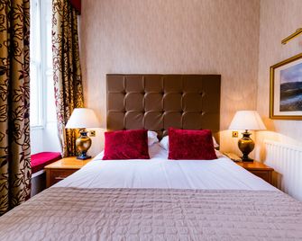 The George Hotel - Penrith - Schlafzimmer