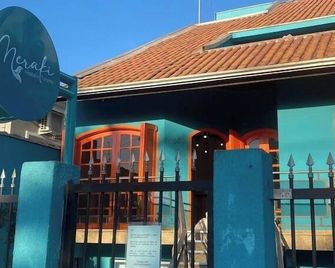 Meraki Hostel e Turismo - Paranaguá - Edificio