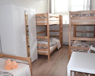 Hostel Bratislava - Bratislava - Bedroom