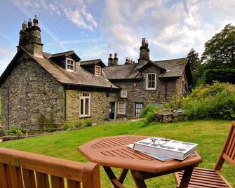 Riverbank At Stepping Stones - Ambleside - Patio