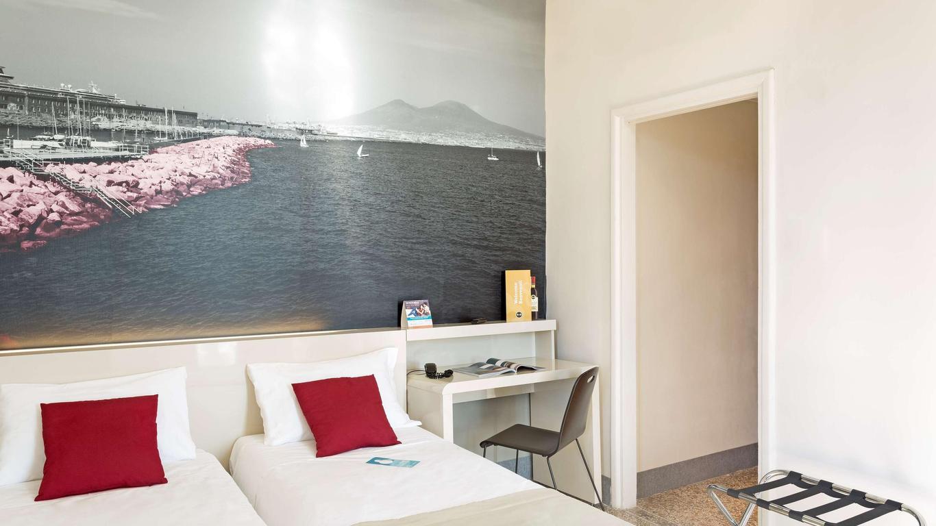 بي آند بي هوتل نابولي