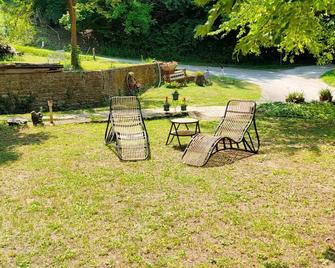 B&B Il mestiere di vivere - Santo Stefano Belbo - Patio
