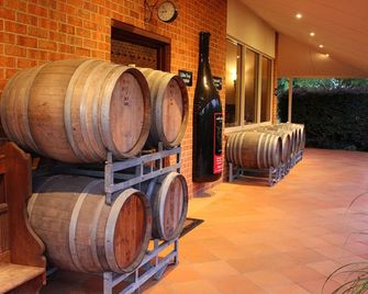 Wild Cattle Creek Estate - Seville