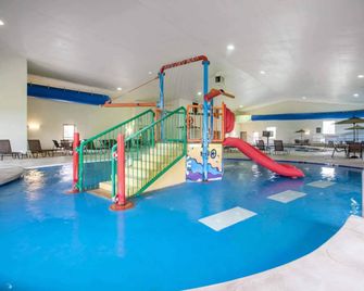 Comfort Suites Johnson Creek Conference Center - Johnson Creek - Басейн