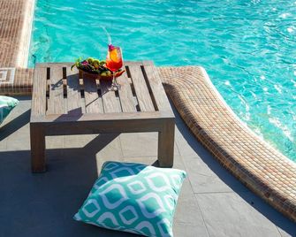 Insula Boutique Hotel - Procida - Pool