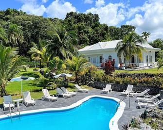Take a boat tour or kayak to Navy Island! 3 Suites w/ FREE Parking & Breakfast! - Port Antonio - Pool